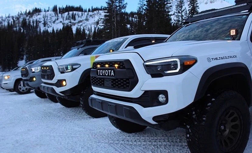 3rd Gen Tacoma Projector Headlights W/ Sequential Turn Signals (2016-2023)